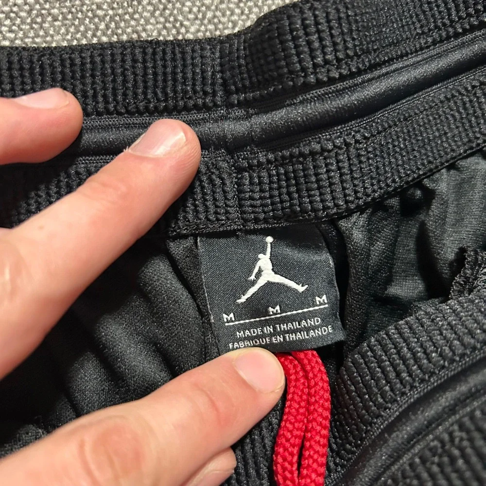 Jordan Basketball Shorts Mens Medium Black Red Mesh Jumpman Striped Athletic